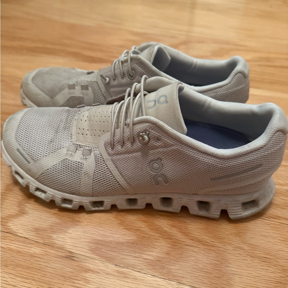 On Running Light Gray Sneakers